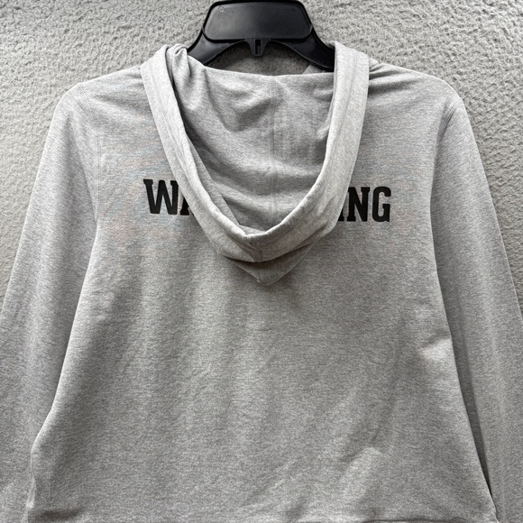 Vuori Pullover Hoodie Sweatshirt Women’s M Gray Black Waco Logo Athleisure - Picture 9 of 13